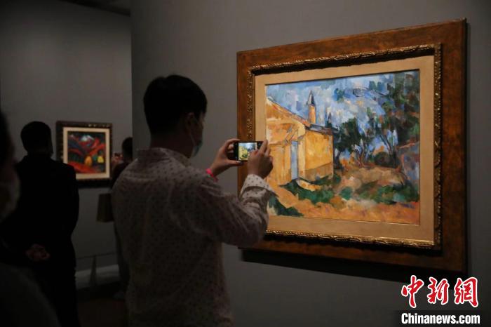 “現(xiàn)代藝術(shù)100年——意大利國(guó)家現(xiàn)當(dāng)代美術(shù)館珍藏”藝術(shù)大展?！埡鄠?攝