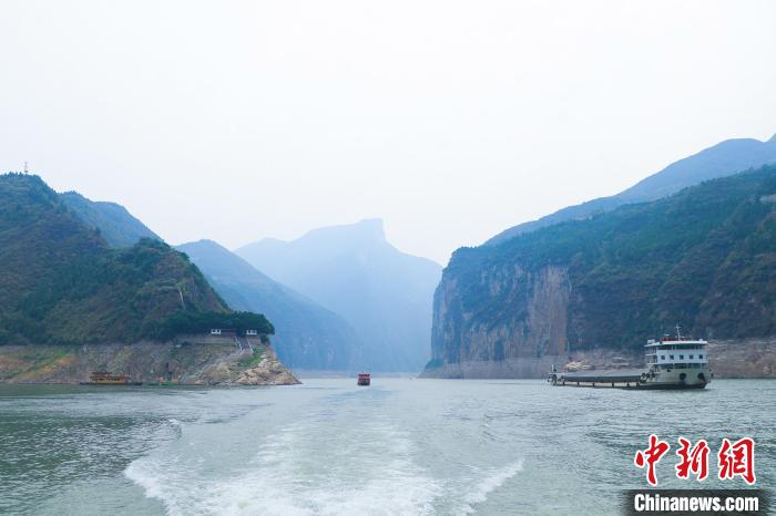 一場(chǎng)巡河“找茬”行動(dòng)，何以巡出碧水東流的長(zhǎng)江？