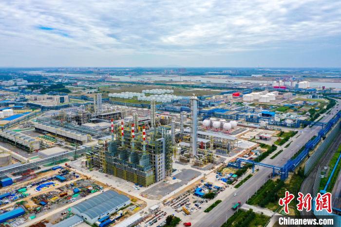 圖為廣西欽州華誼新材料基地?！∽T乃豪 攝