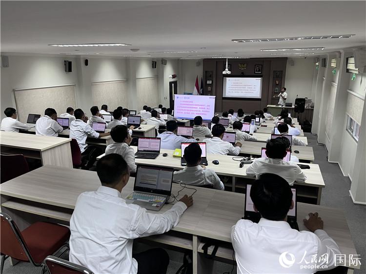 學習現(xiàn)場。人民網(wǎng)記者 張杰攝