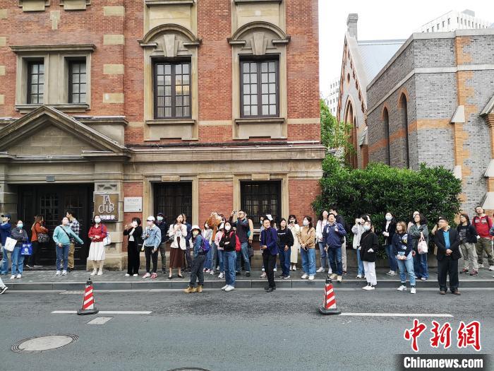 新階層人士走讀“外灘源”。　范宇斌 攝