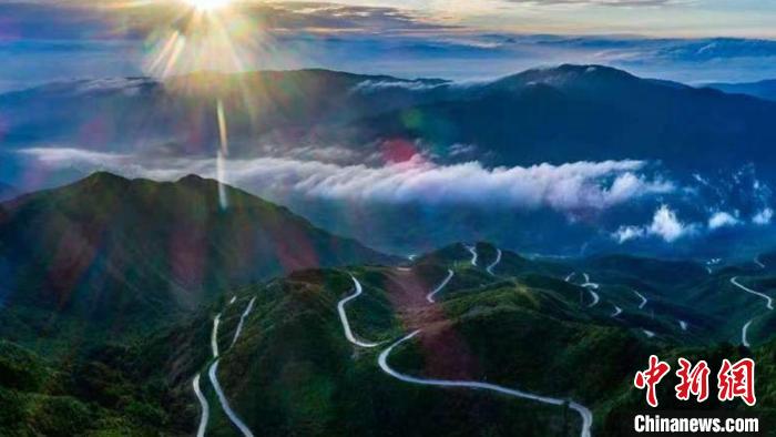 湖南城步苗族自治縣地處湘西南苗疆要區(qū)?！〕遣娇h委宣傳部 供圖