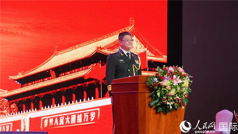 圖為中國駐老撾大使館國防武官李兵大校致辭。人民網(wǎng)記者 孫廣勇攝