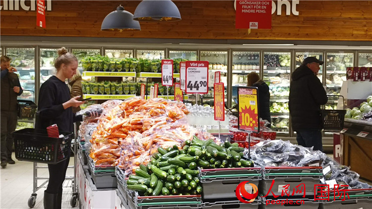 瑞典首都斯德哥爾摩購物超市一瞥。人民網(wǎng)記者 殷淼攝