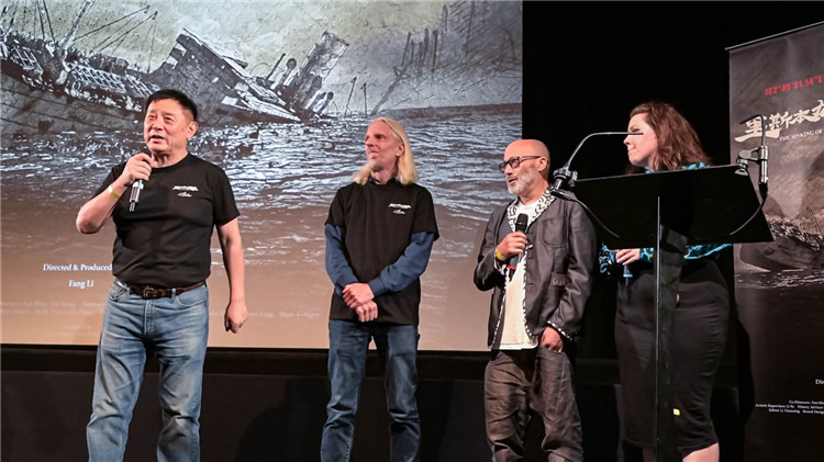 導演方勵以及團隊成員分享體會。郭錦標攝