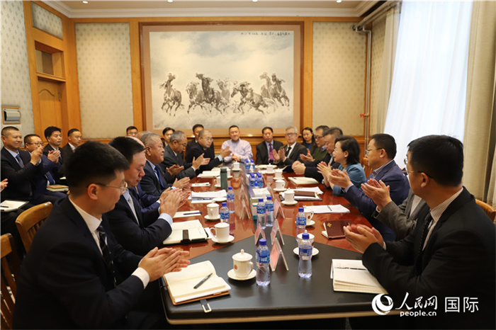 3.2023年10月30日，中國駐蒙使館座談會現(xiàn)場。人民網(wǎng)記者 霍文攝