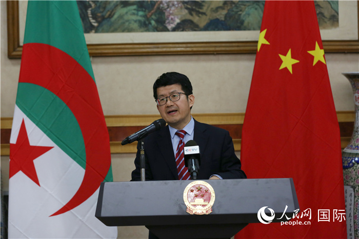 李健在招待會上致辭。人民網(wǎng)記者 郝瑞敏攝