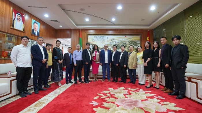 與會代表合影。阿聯(lián)酋中國和平統(tǒng)一促進會供圖