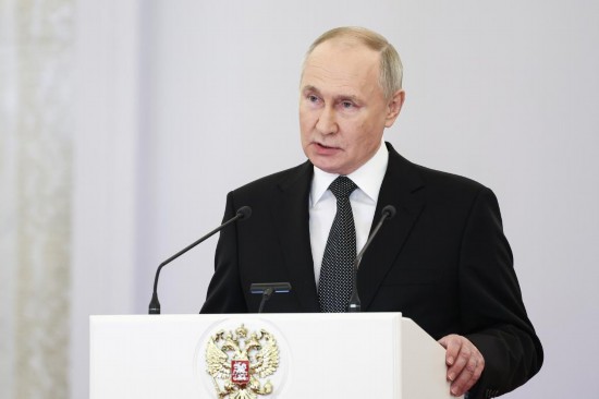 2023年12月8日，俄羅斯總統(tǒng)普京在莫斯科克里姆林宮出席“祖國英雄日”慶祝儀式。新華社/塔斯社