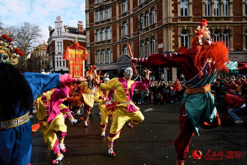 倫敦新春慶典現(xiàn)場。人民網(wǎng) 郭錦標(biāo)、楊浩鵬攝