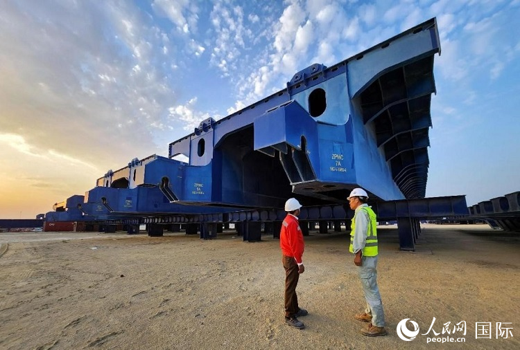 全球最大升船機平臺。人民網(wǎng)記者管克江攝