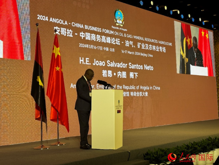 安哥拉駐華大使若昂·內(nèi)圖。人民網(wǎng)記者 張榮攝