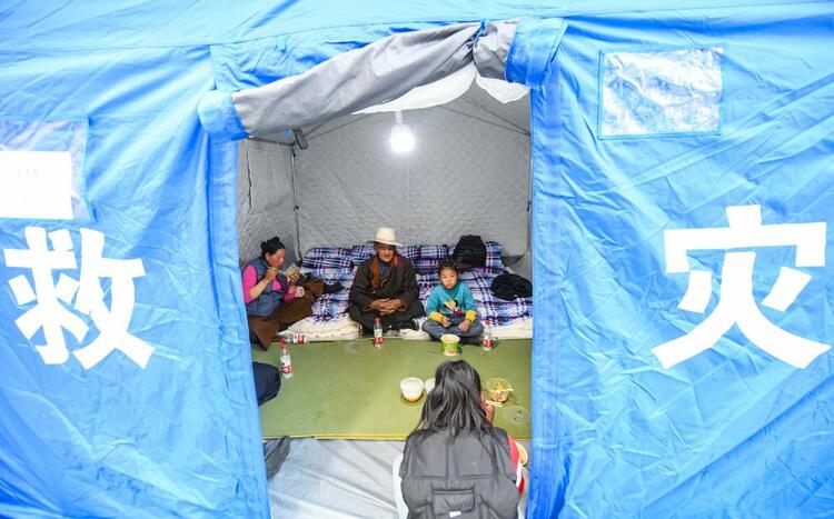 四川雅江森林火災已轉(zhuǎn)移群眾3396人