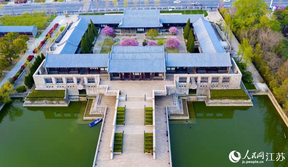 周恩來紀念館內(nèi)海棠盛開。紀星名攝