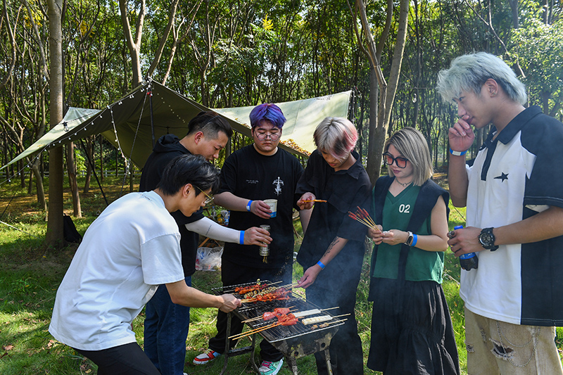 從馬達(dá)加斯加到肥東，楊晉打理的雨悅山房深受年輕人的喜愛(ài)。吳芳攝