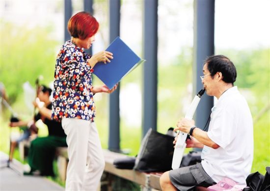 美舍河鳳翔濕地公園成為市民休閑的好去處。 南國都市報(bào)記者 汪承賢 攝
