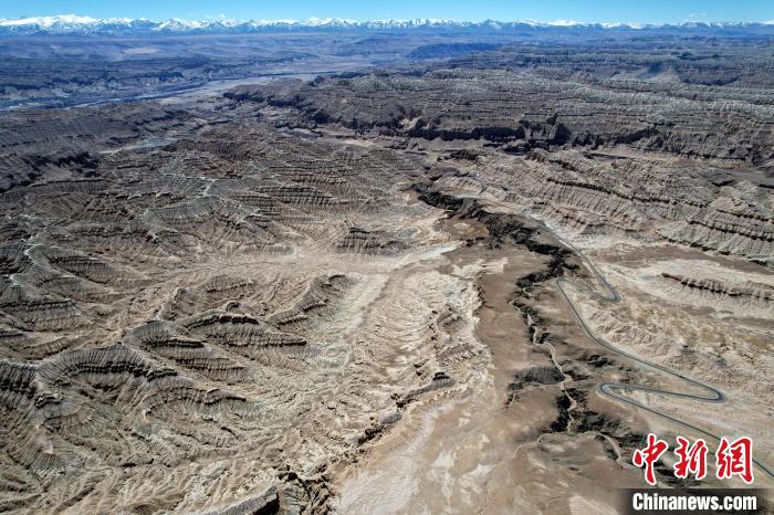 4月5日，西藏阿里札達(dá)土林。(無人機(jī)照片) 李林 攝