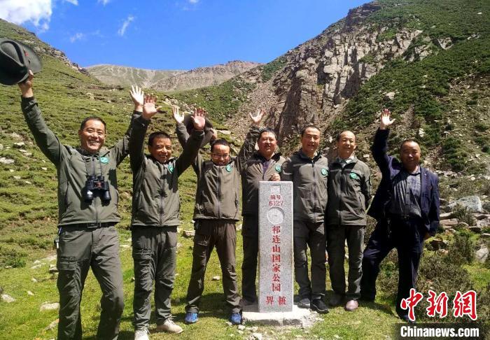 圖為管護員們難得的一次合影。受訪者供圖