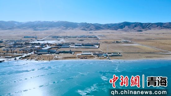 圖為冬日青海湖。李江寧攝