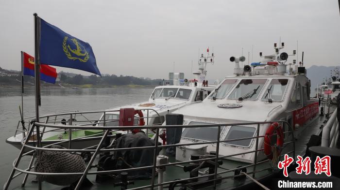 聯(lián)合巡江守護(hù)活動(dòng)現(xiàn)場(chǎng)。　江安縣融媒體中心 攝