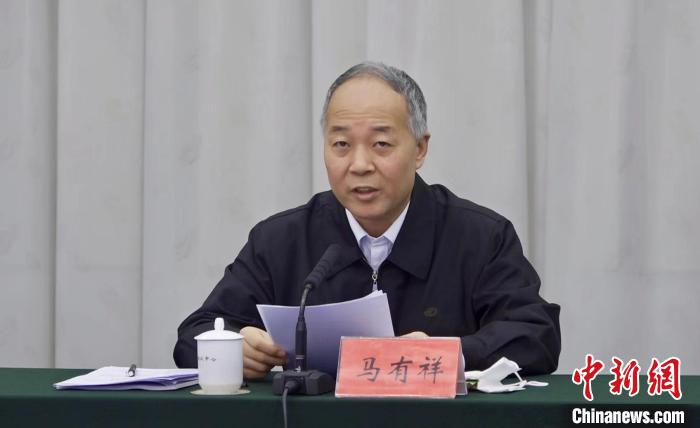 圖為農(nóng)業(yè)農(nóng)村部副部長馬有祥在部省共同打造青海綠色有機農(nóng)畜產(chǎn)品輸出地推進會議上講話?！±罱瓕?攝