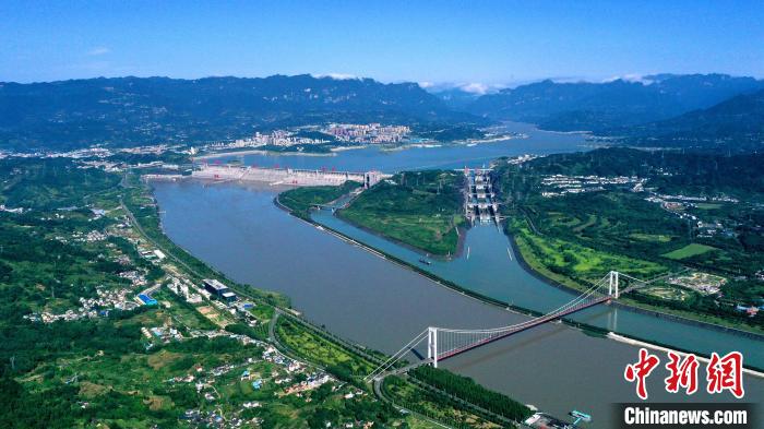 2022年夏季三峽工程為中下游補(bǔ)水。(資料圖) 湯偉 攝