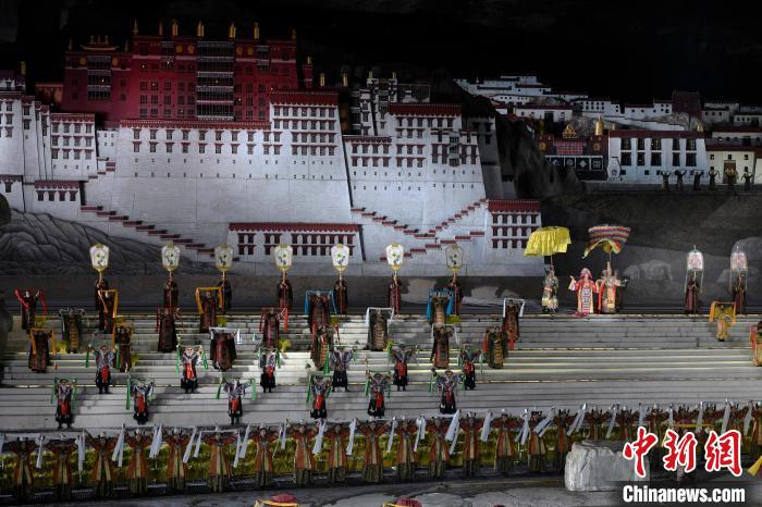 3月17日，西藏拉薩，《文成公主》大型史詩劇演出現(xiàn)場?！±盍?攝