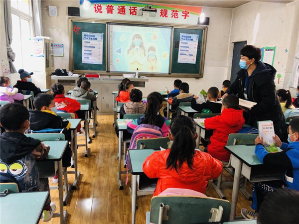 圖片默認(rèn)標(biāo)題_fororder_4、恢復(fù)上課的學(xué)生們-攝影-左斌