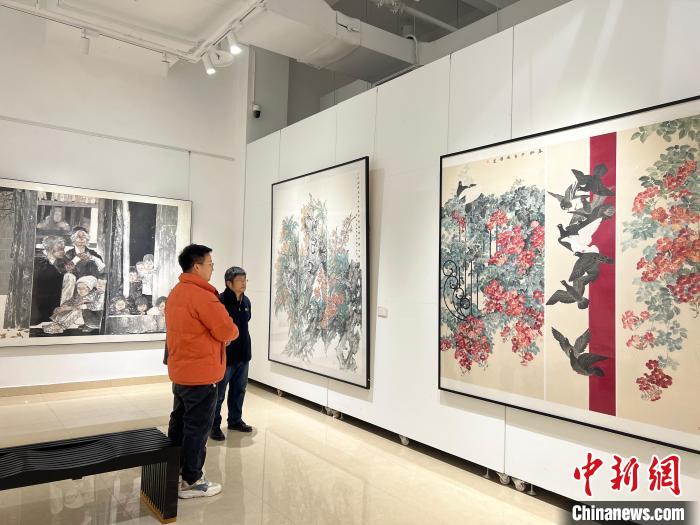全國(guó)109位青年教師的中國(guó)畫(huà)作品在重慶展出