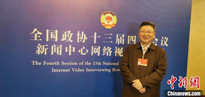 圖為全國政協(xié)委員、青海省統(tǒng)戰(zhàn)部部長公保扎西。受訪者供圖