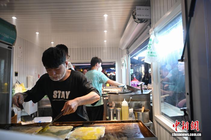 “拉薩不夜城”人氣火爆成旅游新熱點(diǎn)