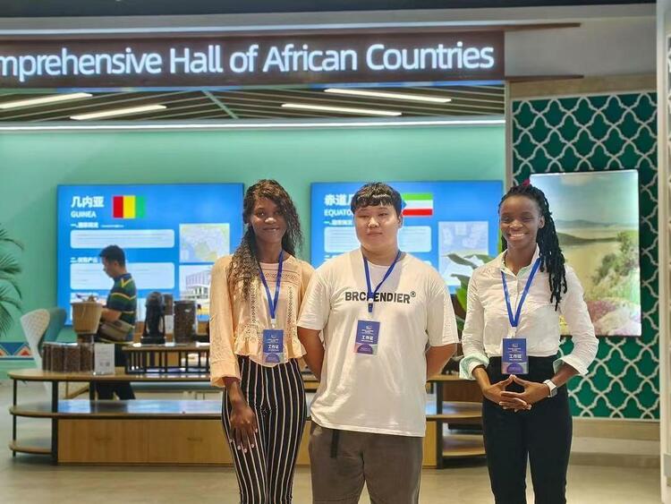 遇見中國|赤道幾內(nèi)亞的姑娘娜緹:“來中國學(xué)習(xí)是我一直以來的夢想”