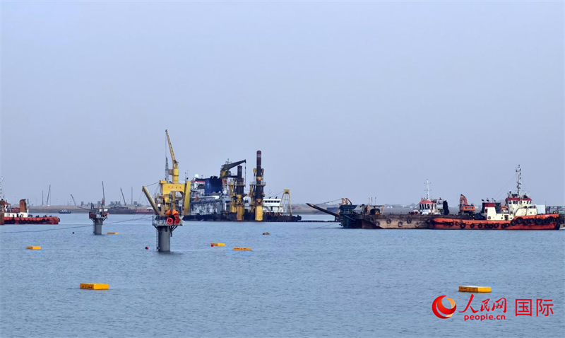 祖拜爾海底隧道施工場景。人民網(wǎng)記者管克江攝