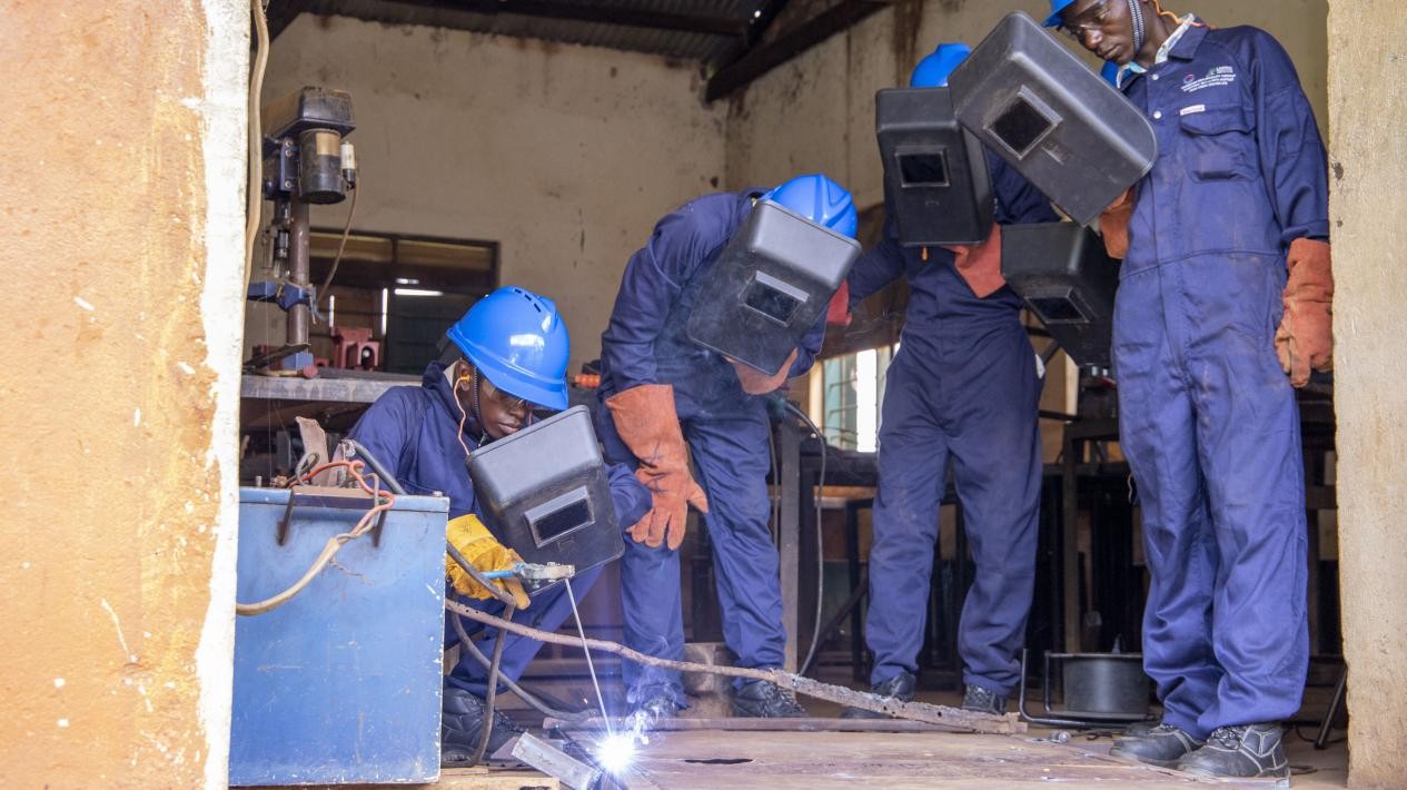 納迦與其他青年在接受技能培訓(xùn)。田雨攝