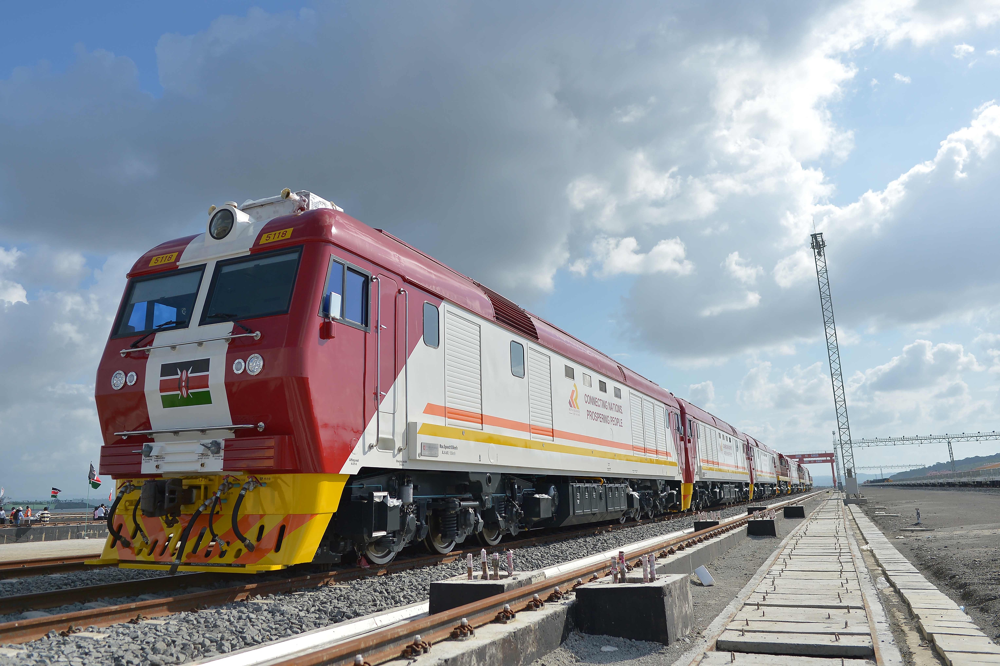 當(dāng)?shù)貢r(shí)間2017年5月30日，肯尼亞蒙巴薩，連接肯尼亞港口城市蒙巴薩和首都內(nèi)羅畢的蒙內(nèi)鐵路正式竣工通車(chē)。