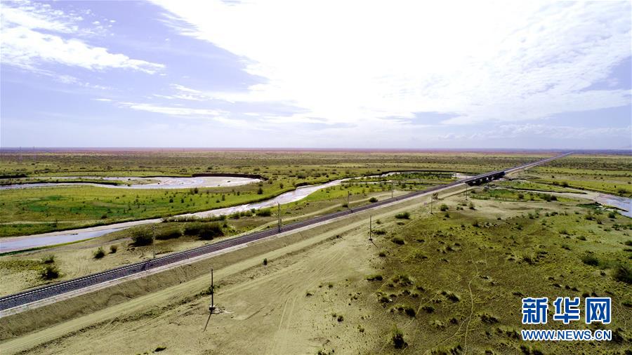 （圖文互動(dòng)）（1）格庫鐵路青海段正式開通運(yùn)營