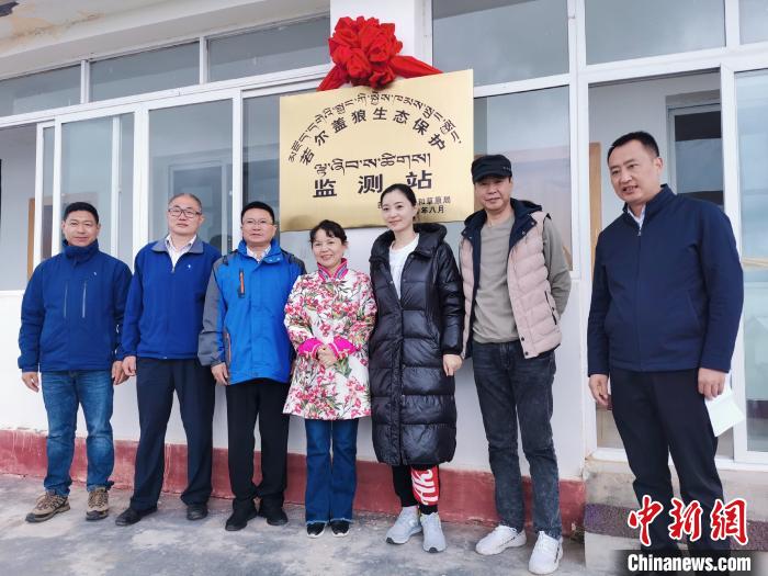 揭牌儀式現(xiàn)場。　張楊 攝