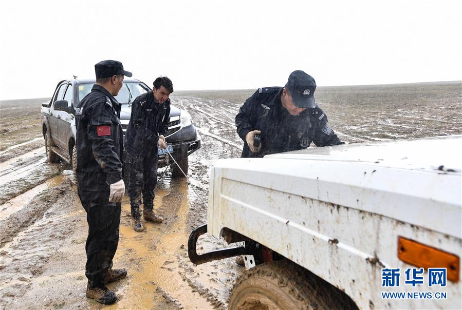 （圖文互動）（4）記者手記：可可西里，“挪”向“藏羚羊大產(chǎn)房”的14個半小時