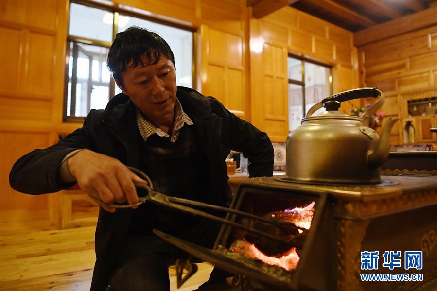（全面建成小康社會“百城千縣萬村調研行”）（6）甘肅甘南：全域旅游助小康村加速發(fā)展