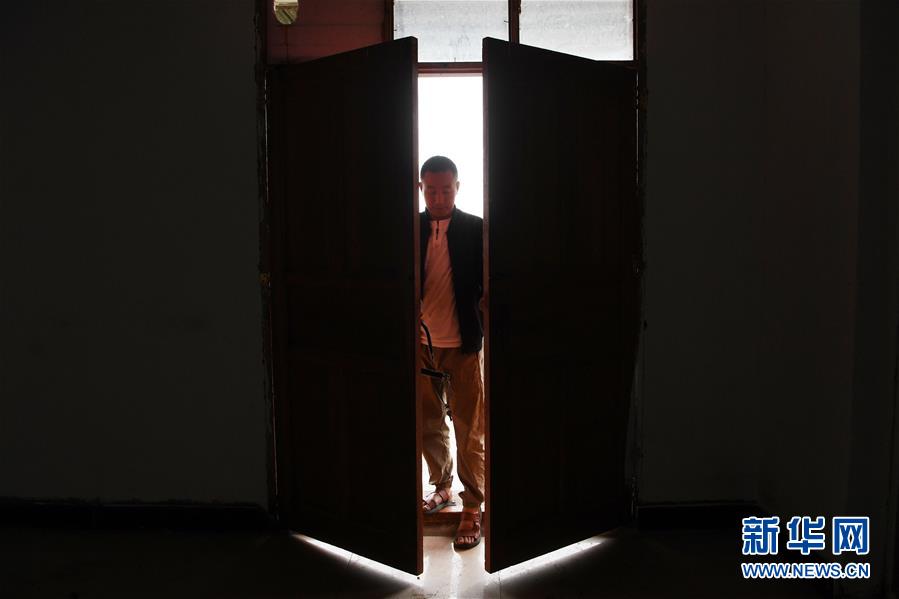 （新華全媒+）（10）千里“挪窩”，踏實開啟新生活