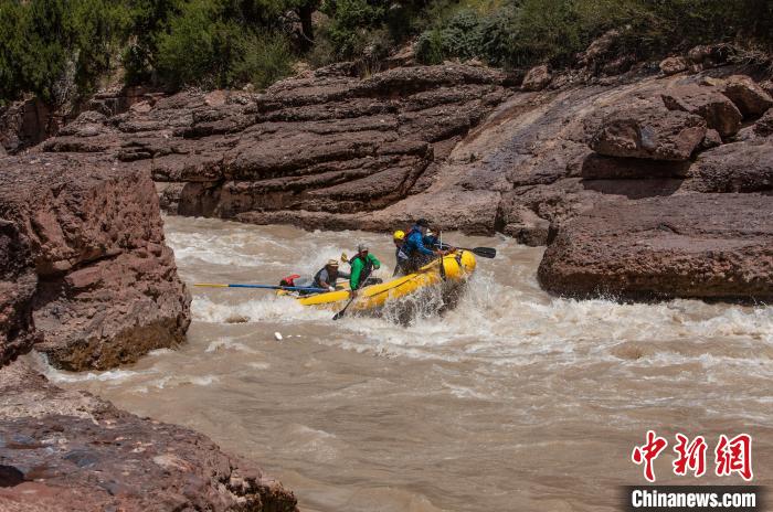 圖為瀾滄江生態(tài)漂流?！憸娼雌饔邢薰竟﹫D