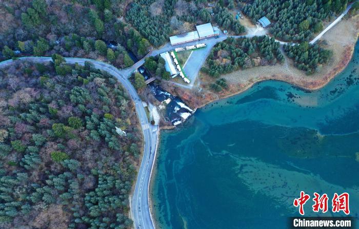 畢棚溝景區(qū)風(fēng)光?！“苍?攝