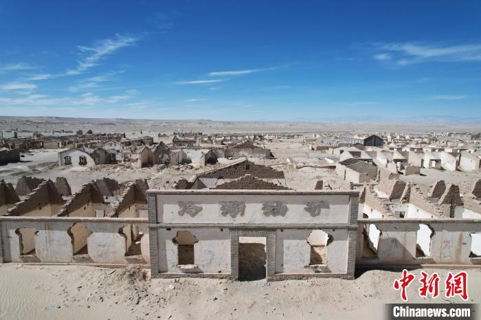 航拍青海省海西蒙古族藏族自治州茫崖市冷湖石油工業(yè)遺址保護(hù)區(qū)?！●R銘言 攝