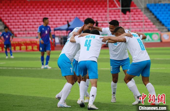 圖為班瑪隊(duì)隊(duì)員慶祝進(jìn)球?！●R銘言 攝