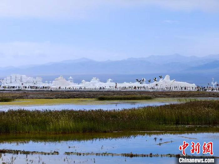 茶卡鹽湖開(kāi)發(fā)中保護(hù)萬(wàn)物生態(tài)繪就美麗畫卷