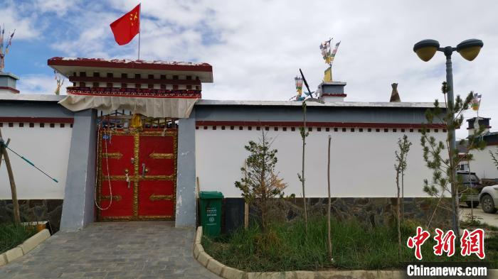 圖為群培新家外景?！垈?攝