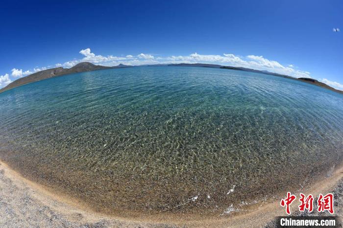 錯鄂湖水清澈透明?！?lt;a target='_blank' ></p><p  align=