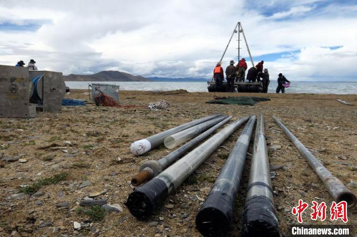 科考隊員從巴木錯采集的科研樣品。　<a target='_blank' ><p  align=