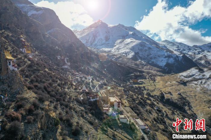 資料圖為拉薩市達孜區(qū)境內的扎葉巴寺?！∝暩聛硭?攝