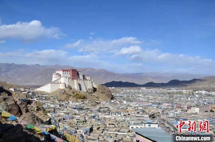 日喀則是“千山之宗，萬水之源”，有著大城市所向往的天然資源?！∪A東師大供圖